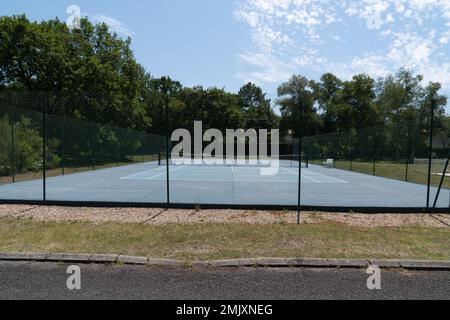court de tennis extérieur vide bleu et vert Banque D'Images
