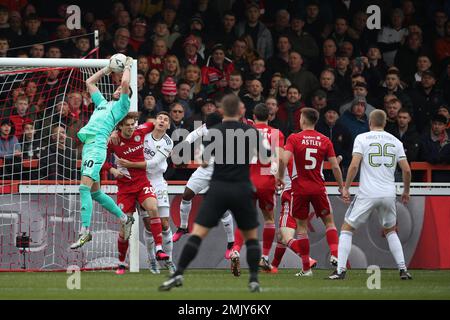 Accrington, Royaume-Uni. 28th janvier 2023. Toby Savin, d'Accrington Stanley, prend le ballon lors du match rond de la FA Cup 4th entre Accrington Stanley et Leeds United au Wham Stadium, à Accrington, le samedi 28th janvier 2023. (Credit: Pat Scaasi | MI News) Credit: MI News & Sport /Alay Live News Banque D'Images