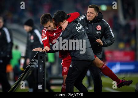 Düsseldorf, Allemagne. 27th janvier 2023. Torjubel: Shinta Appelkamp (F95) und Dolmetscher Taiki Hirooka Fortuna Düsseldorf - 1. FC Magdeburg Bundesliga Banque D'Images