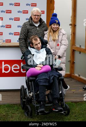 Rob Burrow participe à la journée de course Sky Bet Chase à l'hippodrome de Doncaster. Date de la photo: Samedi 28 janvier 2023. Banque D'Images