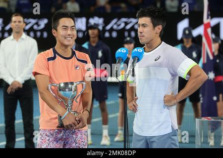 Melbourne, Australie. 28th janvier 2023. Rrinky Hijikata et Jason Kubler de l'Australie ont battu Hugo Nys de Monaco et Jan Zielinski de la Pologne 6-4 7-6 dans le match de finale des doubles hommes, le jour 13 à l'Open de tennis australien 2023 à Rod laver Arena, Melbourne, Australie, le 28 janvier 2023. Photo de Peter Dovgan. Utilisation éditoriale uniquement, licence requise pour une utilisation commerciale. Aucune utilisation dans les Paris, les jeux ou les publications d'un seul club/ligue/joueur. Crédit : UK Sports pics Ltd/Alay Live News Banque D'Images