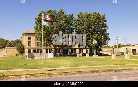 Poteau, Oklahoma, Etats-Unis - 15 octobre 2022 : le palais de justice du comté du flore Banque D'Images