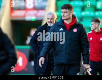 28th janvier 2023 ; Easter Road, Édimbourg, Écosse : Scottish Premiership football, Hibernian contre Aberdeen ; le responsable d'Aberdeen, Jim Goodwin, arrive au stade Banque D'Images