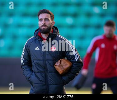 28th janvier 2023 ; Easter Road, Édimbourg, Écosse : Scottish Premiership football, Hibernian versus Aberdeen ; Graeme Shinnie d'Aberdeen arrive au stade Banque D'Images