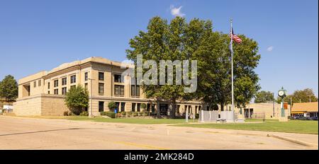 Poteau, Oklahoma, Etats-Unis - 15 octobre 2022 : le palais de justice du comté du flore Banque D'Images