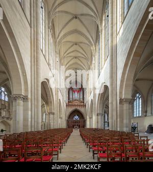 Allée principale et orgue à l'intérieur de la cathédrale de Magdeburg - Magdeburg, Allemagne Banque D'Images