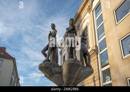 The Five Senses Sculpture (Die Funkf Sinne) par Heinrich Apel, 1972 - Magdebourg, Saxe-Anhalt, Allemagne Banque D'Images