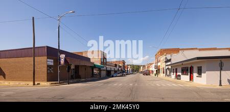 Poteau, Oklahoma, Etats-Unis - 15 octobre 2022: Le vieux quartier des affaires sur Dewey Avenue Banque D'Images