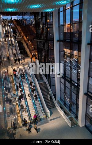 Seattle, États-Unis. 27th janvier 2023. Le public ouvre le nouveau sommet du centre de congrès de Seattle. Banque D'Images