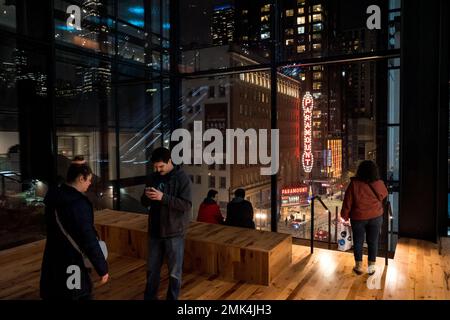 Seattle, États-Unis. 27th janvier 2023. Le public ouvre le nouveau sommet du centre de congrès de Seattle. Banque D'Images