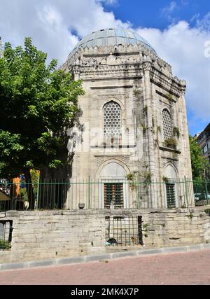 Huserev Pasha Tomb, situé à Istanbul, Turquie, a été construit par Mimar Sinan au 16th siècle. Banque D'Images