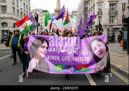 Londres, Royaume-Uni. 28 janvier 2023. Les Kurdes marchent en solidarité avec les manifestations de la femme, de la vie, de la liberté en Iran. Credit: Andrea Domeniconi/Alay Live News Banque D'Images