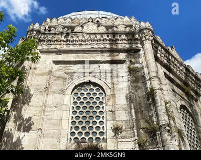 Huserev Pasha Tomb, situé à Istanbul, Turquie, a été construit par Mimar Sinan au 16th siècle. Banque D'Images
