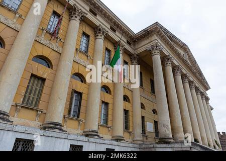 Palazzo Barbieri, bâtiment historique du centre de Vérone Banque D'Images