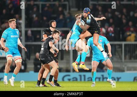 Exeter, Royaume-Uni. 28 janvier 2023. Jack Nowell, d'Exeter Chiefs, fait une autre prise lors du match de rugby Gallagher Premiership entre Exeter Chiefs et Gloucester à Sandy Park, Exeter, Royaume-Uni, le 28 janvier 2023. Photo de Scott Boulton. Utilisation éditoriale uniquement, licence requise pour une utilisation commerciale. Aucune utilisation dans les Paris, les jeux ou les publications d'un seul club/ligue/joueur. Crédit : UK Sports pics Ltd/Alay Live News Banque D'Images