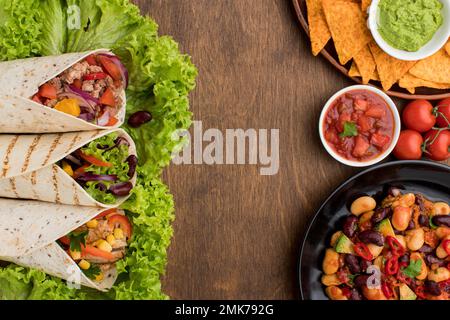 vue de dessus délicieux plats mexicains prêts à être servis. Photo haute résolution Banque D'Images