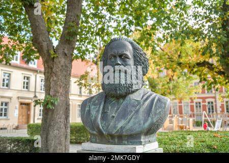 Karl Marx buste, Wichmannstrasse, Neuruppin, quartier Ostprignitz-Ruppin, Brandebourg, Allemagne Banque D'Images