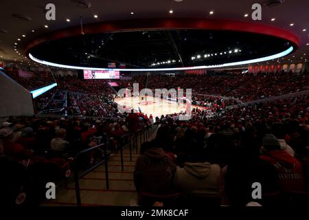 Houston, Texas, États-Unis. 28th janvier 2023. Une vue générale du Centre Fertitta pendant la première moitié entre les Cougars de Houston et les Bearcats de Cincinnati à Houston, TX sur 28 janvier 2023. (Credit image: © Erik Williams/ZUMA Press Wire) USAGE ÉDITORIAL SEULEMENT! Non destiné À un usage commercial ! Banque D'Images