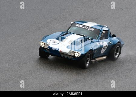 Scarperia, le 3 avril 2022 : Chevrolet Corvette C2 1964 en action pendant le Mugello Classic 2022 au circuit Mugello en Italie. Banque D'Images