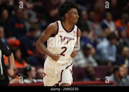 28 janvier 2023: Virginia Tech Hokies garde Michael Collins Jr. (2) à la suite d'un panier à trois points fait pendant le match de basket-ball NCAA entre l'Orange Syracuse et les Hokies Virginia Tech au Cassell Coliseum à Blacksburg, en Virginie. Greg Atkins/CSM Banque D'Images