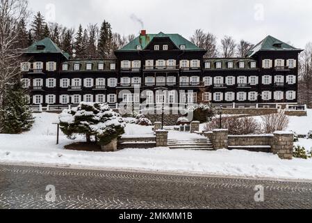 Slezsky dum à Karlova Studanka spa en hiver les montagnes jéeniky en République tchèque Banque D'Images