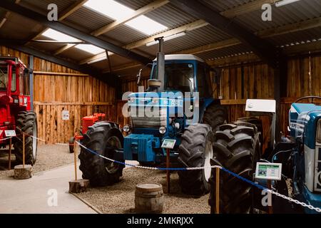 Northumberland UK: 6th juin 2022: Un tracteur Ford TW+15 restauré et exposé Banque D'Images