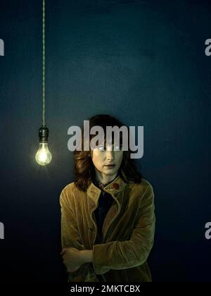 WINONA RYDER in STRANGER THINGS (2016), réalisé par MATT DUFFER et ROSS DUFFER. Crédit: 21 TOURS ENT/MONKEY MASSACRE / Album Banque D'Images