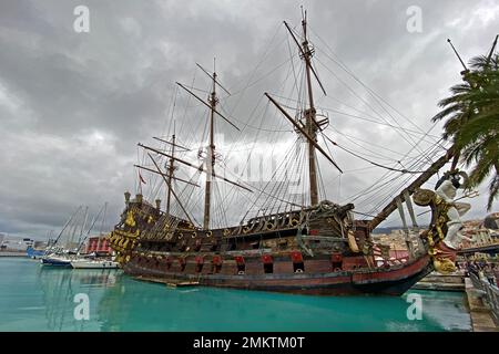 Neptune, réplique d'un galléon espagnol de 17th ans dans le port de Gênes Banque D'Images