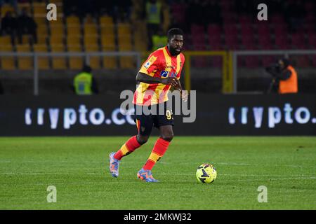 LECCE, ITALIE - JANVIER 27: Samuel Umtiti de US Lecce en action pendant la série Un match entre US Lecce et US Salernitana au Stadio via del Mare, L Banque D'Images