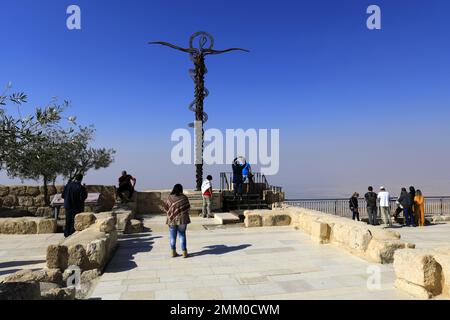 Le monument Serpent sur le mont Nebo, gouvernorat de Madaba, Jordanie, Moyen-Orient Banque D'Images