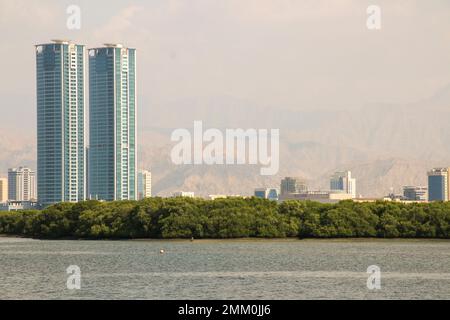 Ras Al Khaimah (RAK) (historiquement Jullfar) est la plus grande ville et capitale de l'émirat de Ras Al Khaimah, Émirats arabes Unis. Banque D'Images