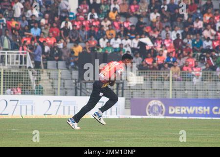 28 janvier 2023 à Sylhet-Bangladesh: Comilla Victorians équipe Bowler MUSTAFIZUR RAHMAN FIZ pendant le bowling sur le match d'aujourd'hui entre Comilla Victorians vs Khulna Tigers au Bangladesh Premier League (BPL) tournois 2023 à Sylhet International Cricket Stadium du Bangladesh. L'équipe de Comilla Victorians a remporté 4 courses. Le 28 janvier 2023 à Sylhet-Bangladesh (photo de MD Rafayat Haque Khan/ Eyepix Group) Banque D'Images