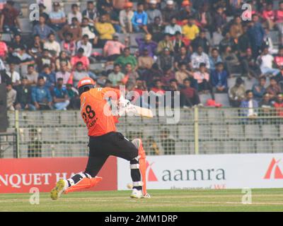 28 janvier 2023 à Sylhet-Bangladesh: TAMIM IQBAL, batteur de l'équipe de tigres de Khulna, lors d'un match d'aujourd'hui entre Comilla Victorians et Khulna Tigers aux tournois de la première Ligue du Bangladesh (BPL) 2023 au stade de cricket international de Sylhet au Bangladesh. L'équipe de Comilla Victorians a remporté 4 courses. Le 28 janvier 2023 à Sylhet-Bangladesh (photo de MD Rafayat Haque Khan/ Eyepix Group) Banque D'Images