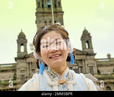 Glasgow, Écosse, Royaume-Uni 29th janvier 2023. Les célébrations de la nouvelle année chinoise du lapin se poursuivent alors que la communauté chinoise de la ville a présenté un spectacle sur la place George du centre-ville au moment où les habitants de la ville participent à la cérémonie. Crédit Gerard Ferry/Alay Live News Banque D'Images