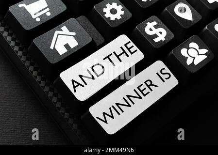 Écriture de texte et le gagnant est. Mot pour les résultats écrits de quiz ou d'examen court sur Internet Banque D'Images