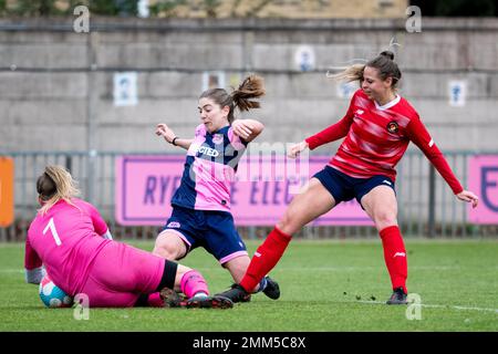 Londres, Royaume-Uni. 29th janvier 2023. Champion Hill Rebecca May (11 Dulwich Hamlet) en action pendant le match de la Ligue des femmes de la région de Londres et du Sud-est entre Dulwich Hamlet et Ebbsfleet à Champion Hill à Londres, en Angleterre. (Liam Asman/SPP) crédit: SPP Sport presse photo. /Alamy Live News Banque D'Images