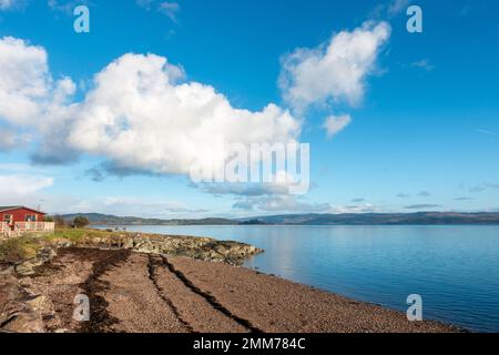 Emplacement exceptionnel pour un chalet de vacances au bord du Loch Fyne à Ardrishaig près de Lochgilphead à Argyll, en Écosse, au Royaume-Uni Banque D'Images