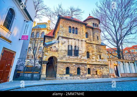 PRAGUE, TCHÉQUIE - 11 MARS 2022 : la construction de la salle de cérémonie du Musée juif à l'ancien cimetière juif et à la synagogue Klausen, sur 11 mars à Prague Banque D'Images