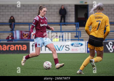 Telford, Royaume-Uni. 29th janvier 2023. Telford, Angleterre, 29 janvier 2023: Lucy Parker (15 Ham Ouest) sur le ballon pendant le match de la coupe de la FA Womens entre Wolverhampton Wanderers et Ham Ouest Unis à New Bucks Head à Telford, Angleterre (Natalie Mincher/SPP) crédit: SPP photo de presse sportive. /Alamy Live News Banque D'Images