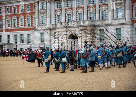 Londres, Royaume-Uni, 29 janvier 2023, crédit : Chrysoulla Kyprianou Rosling/Alamy News. Membres de la Société anglaise de la guerre civile participant à la marche annuelle Down the Mall et Into Horse Guards pour commémorer l'exécution du roi Charles Ier le 30 janvier 1649. Crédit : Chrysoulla Rosling/Alamy Live News Banque D'Images