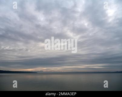 Lac Ammer au coucher du soleil, Stegen, haute-Bavière, Bavière, Allemagne Banque D'Images