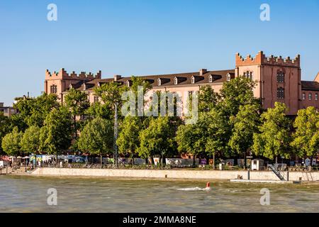 Centre culturel Kaserne Bâle sur les rives du Rhin, du Rhin, de la Vieille ville, de Bâle, du Canton de Bâle-ville, Suisse Banque D'Images