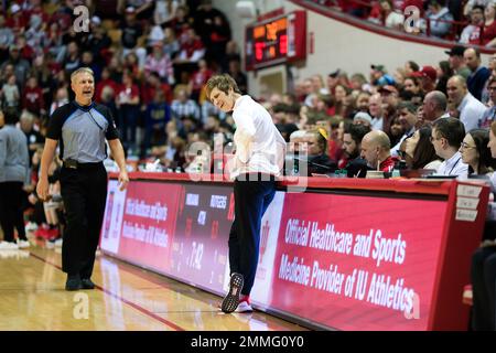 Bloomington, États-Unis. 29th janvier 2023. L'entraîneur de l'Indiana Teri Moren s'entraîne contre Rutgers lors d'un match de basket-ball féminin NCAA au Simon Skjodt Assembly Hall de Bloomington. Indiana bat Rutgers 91-68. Crédit : SOPA Images Limited/Alamy Live News Banque D'Images