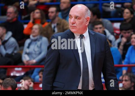 Forum Mediolanum, Milan, Italie, 29 janvier 2023, Emanuele Molin, entraîneur-chef Dolomiti Energia Trentino pendant EA7 Emporio Armani Milano contre Dolomiti Energia Trentino - Championnat italien de basket-ball A Serie Banque D'Images