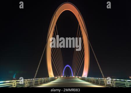 L'œil du pont piétonnier de nanjing la nuit Banque D'Images