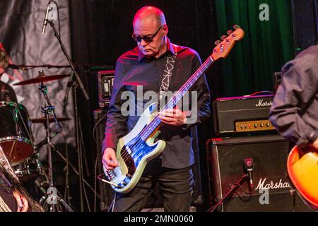 Steve Hanley. Brix & The Extricated au Colchester Arts Centre, Essex. 18 novembre 2018 Banque D'Images