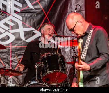 Paul Hanley et Steve Hanley. Brix & The Extricated au Colchester Arts Centre, Essex. 18 novembre 2018 Banque D'Images