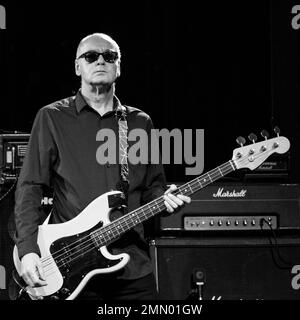 Steve Hanley. Brix & The Extricated au Colchester Arts Centre, Essex. 18 novembre 2018 Banque D'Images