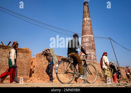 Népal, vallée de Katmandou, briqueteries près de Bhaktapur Banque D'Images