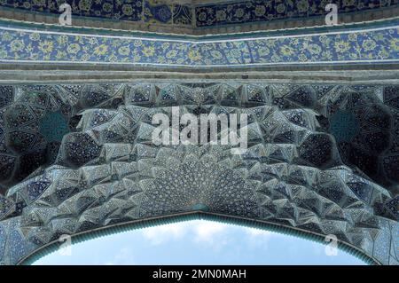 Entrée de la mosquée Sheikh Lotfollah Banque D'Images